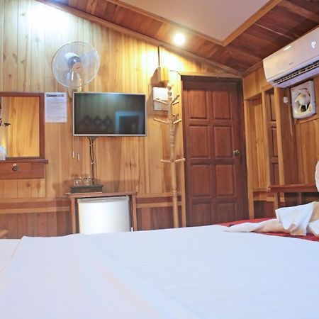 לואנג פרבאנג Apple Guesthouse חדר תמונה