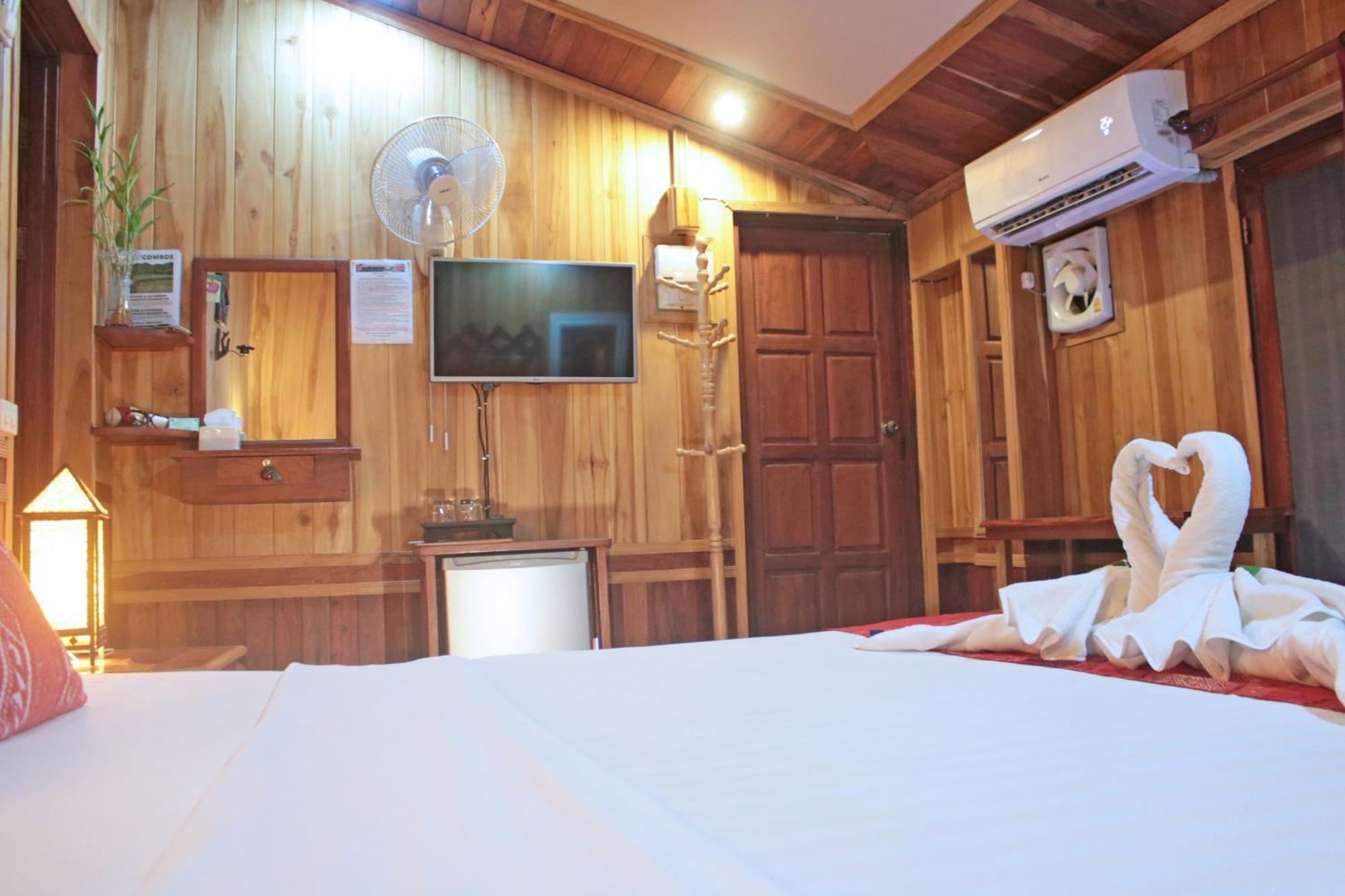 לואנג פרבאנג Apple Guesthouse חדר תמונה